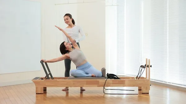 F PILATES 新宿のグループスタジオ
